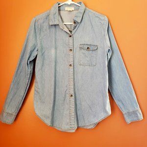 Sans Souci softest denim button down - Medium